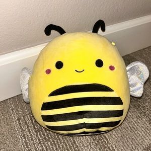 NWOT Sunny the Bee squishmallows 8”